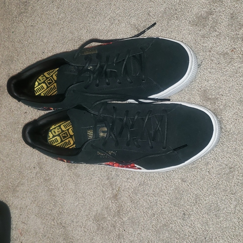 Puma Women Black Sneakers Suede Hyper Embelished. SZ 8 US. 38.5 EUR. - Picture 3 of 4